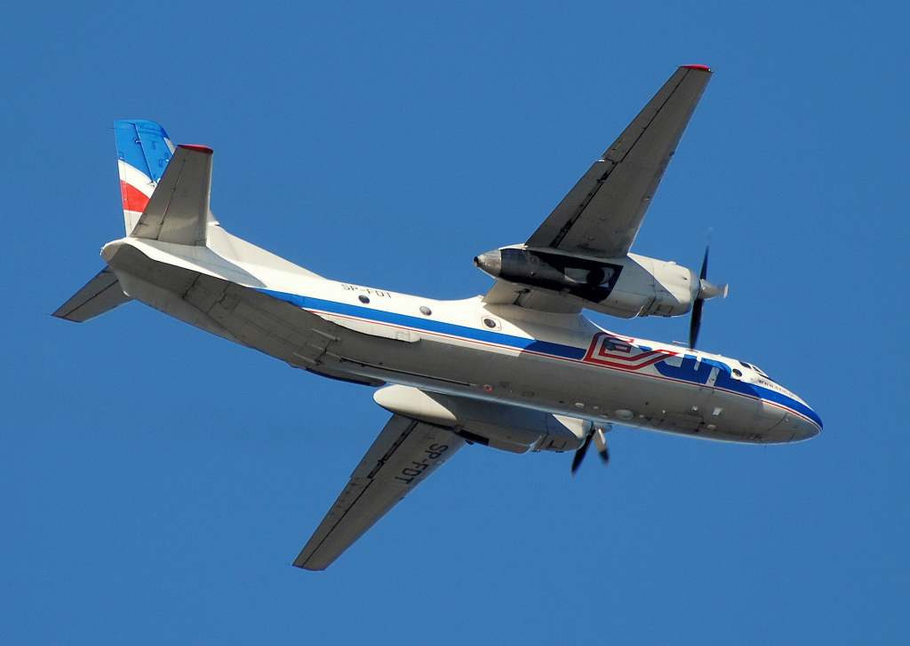 SP-FDT (12102) 1982 Antonov An-26B