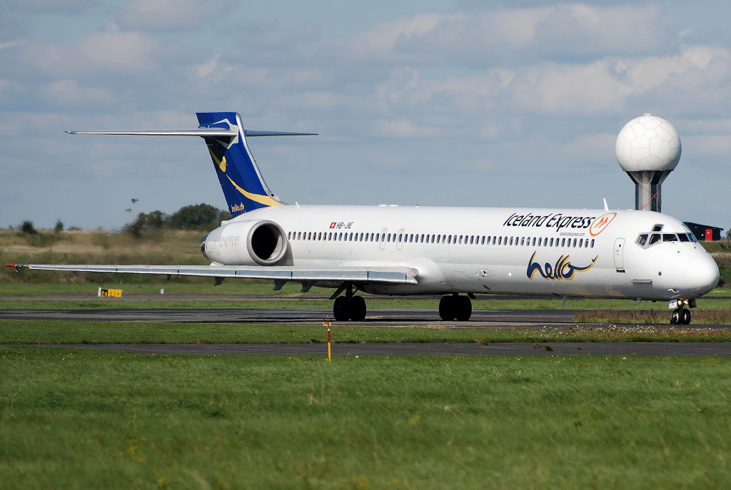HB-JIE · McDonnell Douglas MD-90-30 · (CPH / EKCH)