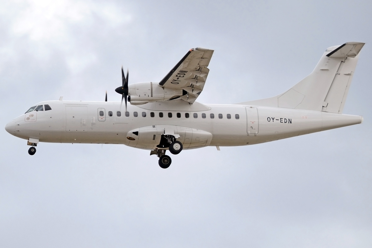 OY-EDN (226) 1990 ATR 42-320