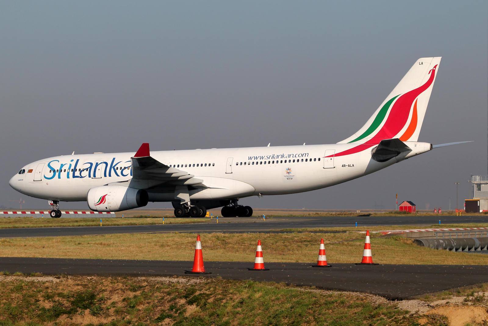 4R-ALA · Airbus A330-243 · (CDG / LFPG)