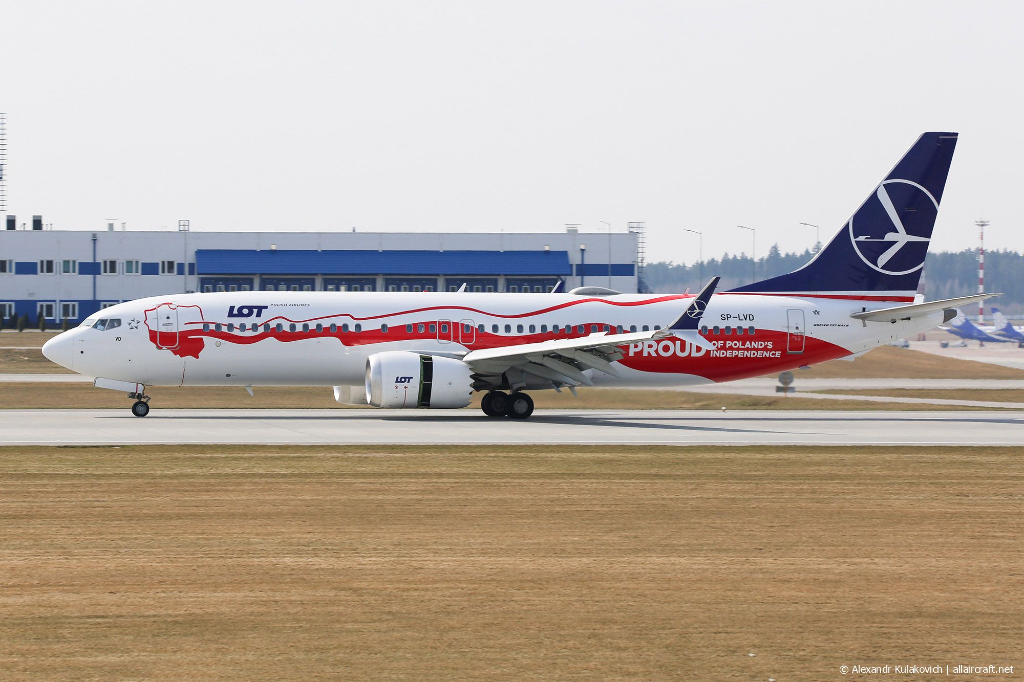 SP-LVD · Boeing 737-8 MAX · (MSQ / UMMS)