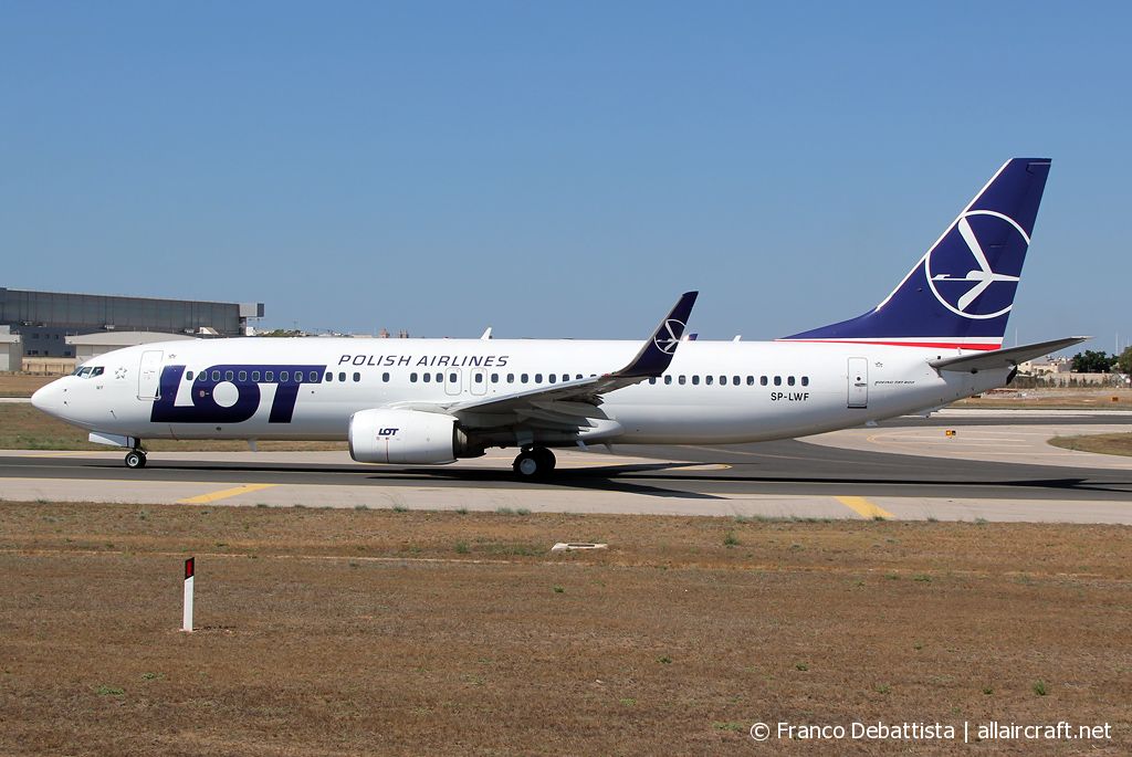 SP-LWF (36825) 2011 Boeing 737-86N WL