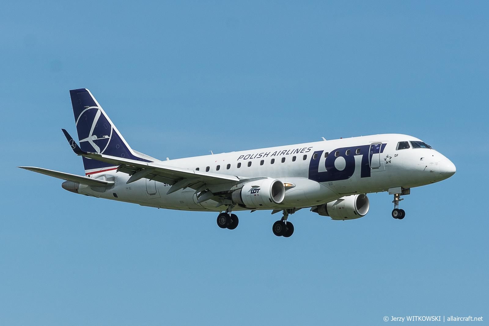 SP-LDF (17000035) Embraer 170-100 LR