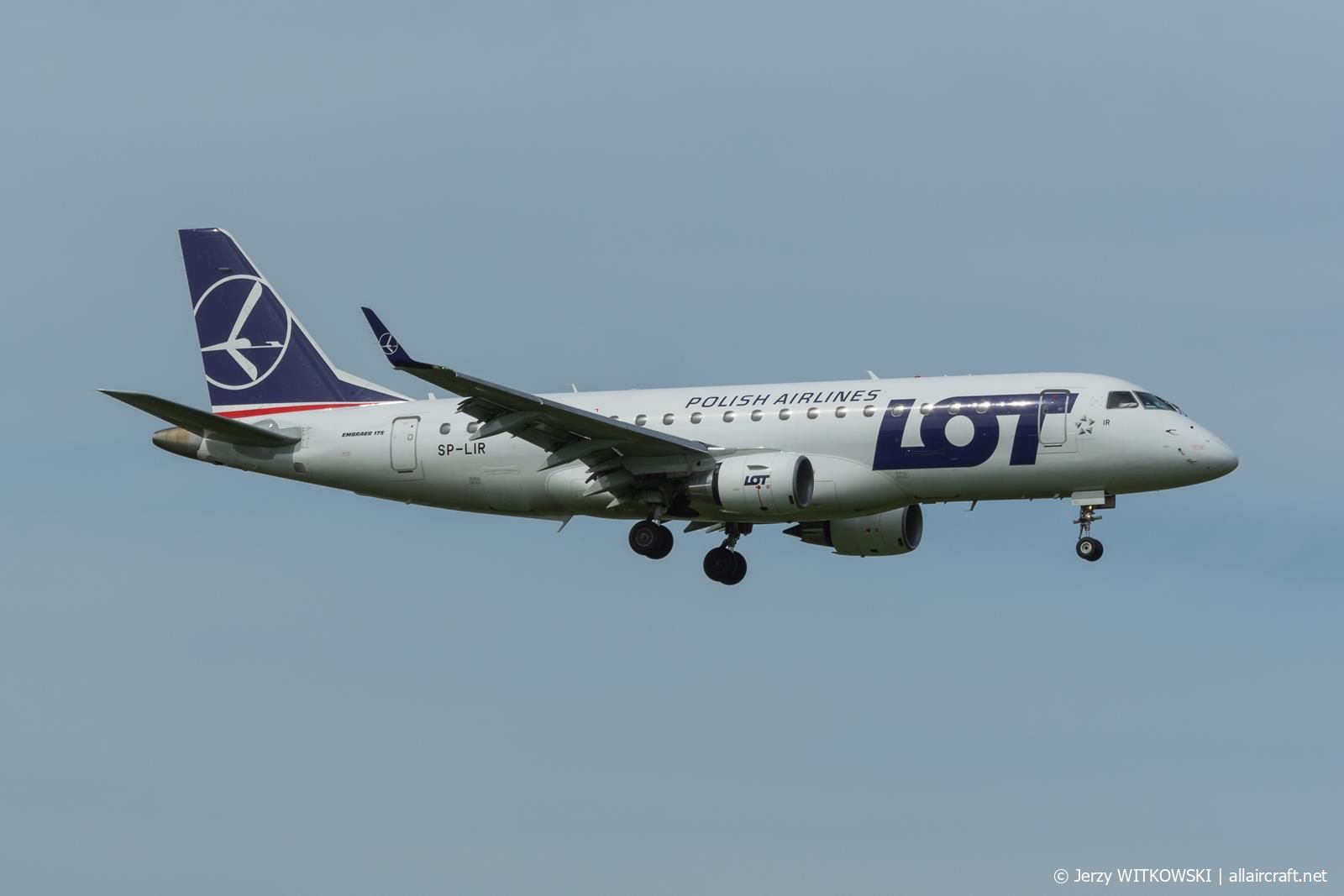 SP-LIR · Embraer ERJ-175STD · (WAW / EPWA)