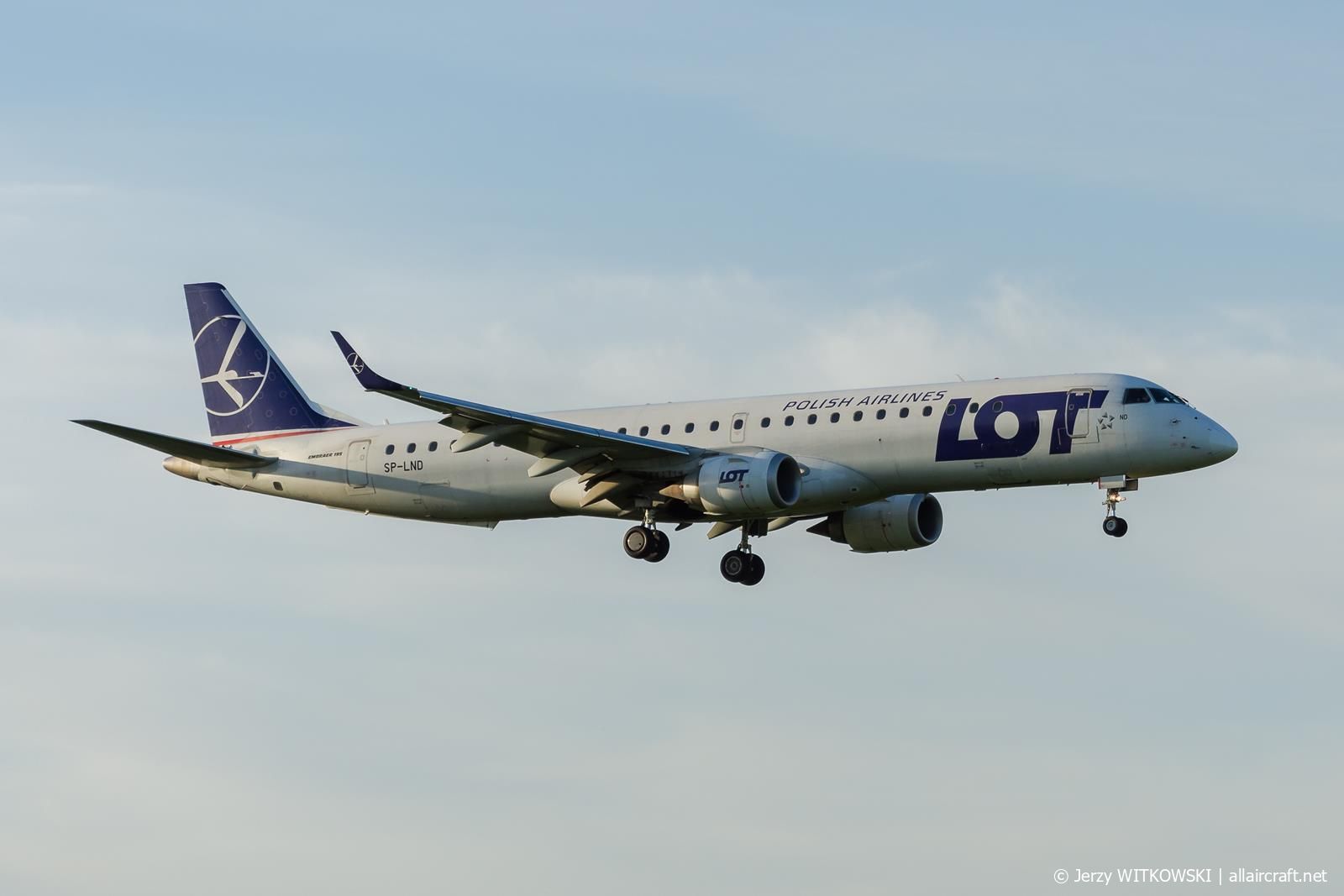 SP-LND (19000516) Embraer 190-200LR