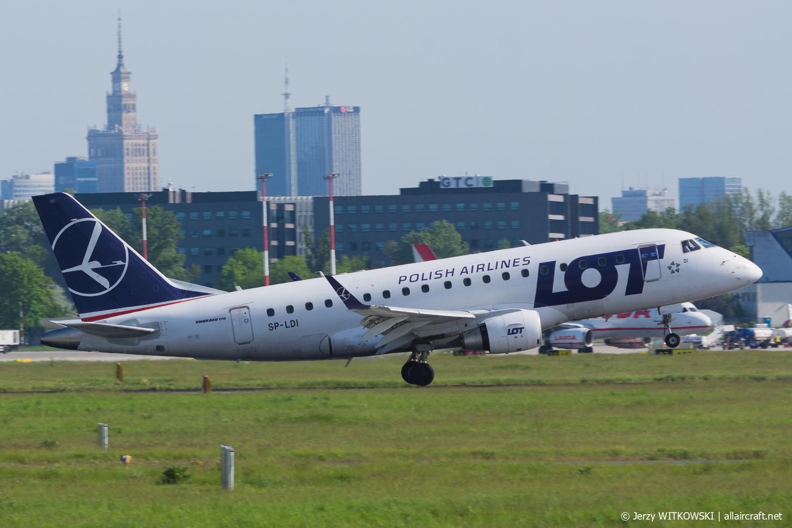 SP-LDI (17000073) Embraer 170-100LR