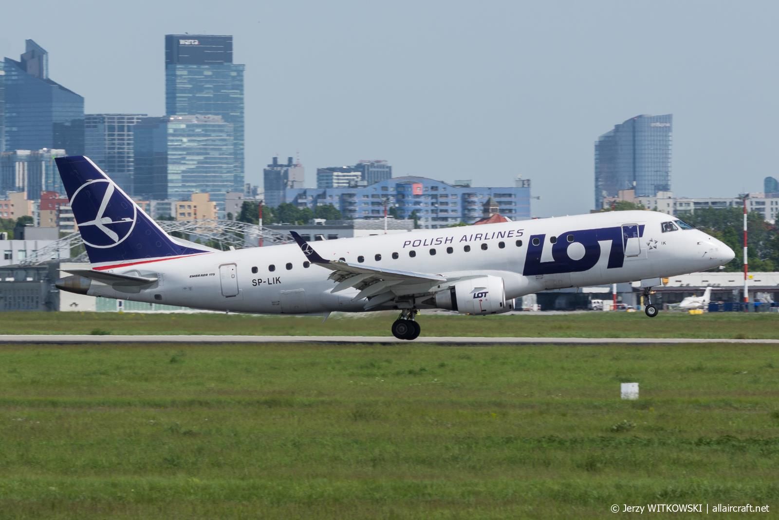 SP-LIK · Embraer ERJ-175LR · (WAW / EPWA)