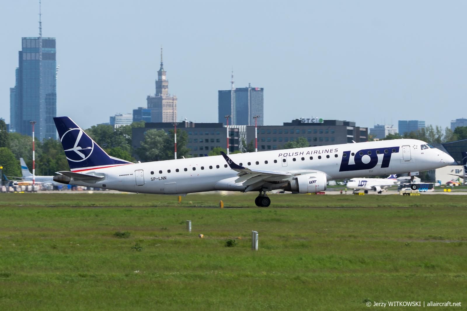 SP-LNN · Embraer ERJ-195AR · (WAW / EPWA)