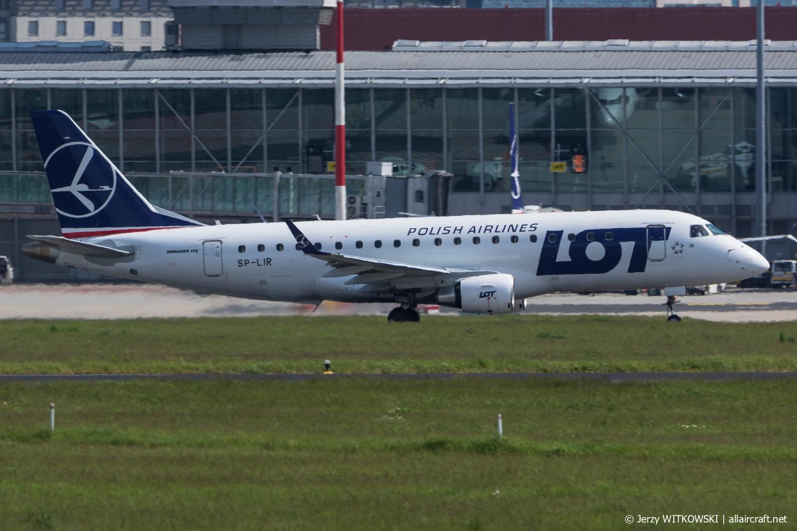 SP-LIR · Embraer ERJ-175STD · (WAW / EPWA)