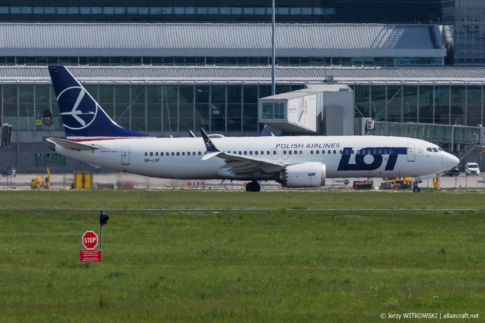 SP-LVF (43320) 2018 Boeing 737-8 MAX
