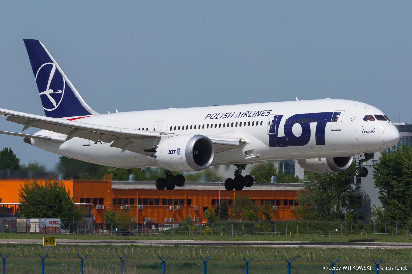 SP-LRF · Boeing 787-8 Dreamliner · (WAW / EPWA)