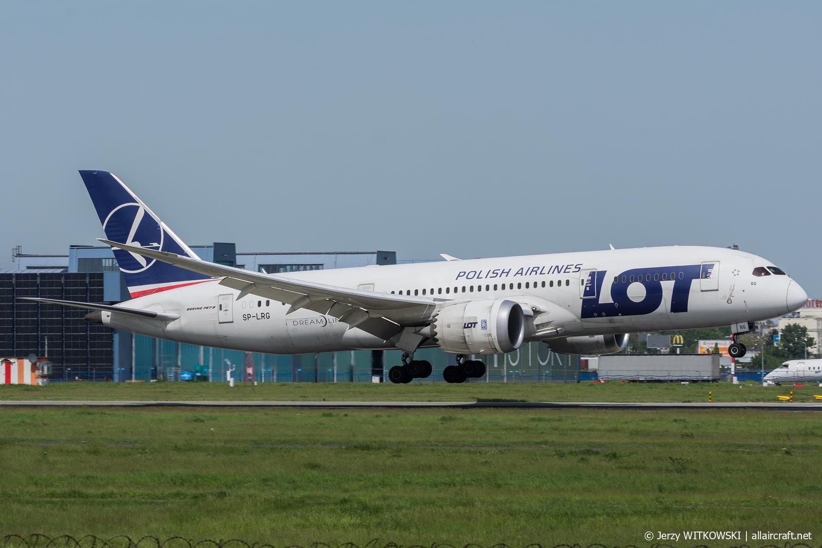 SP-LRG (35944) 2017 Boeing 787-8 Dreamliner