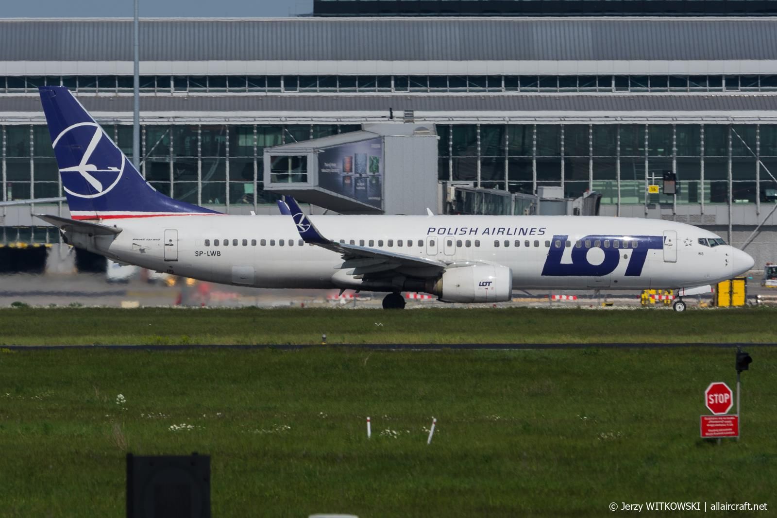 SP-LWB (32800) 2005 Boeing 737-89P(WL)