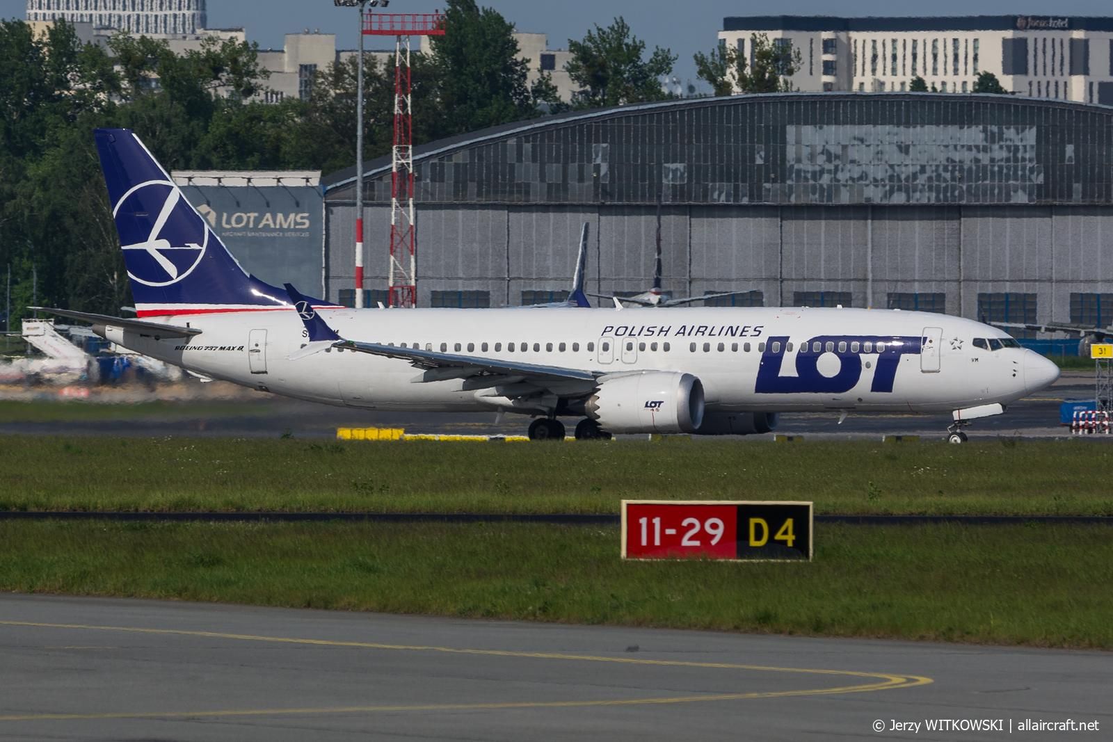 SP-LVM (65187) 2022 Boeing 737-8 MAX
