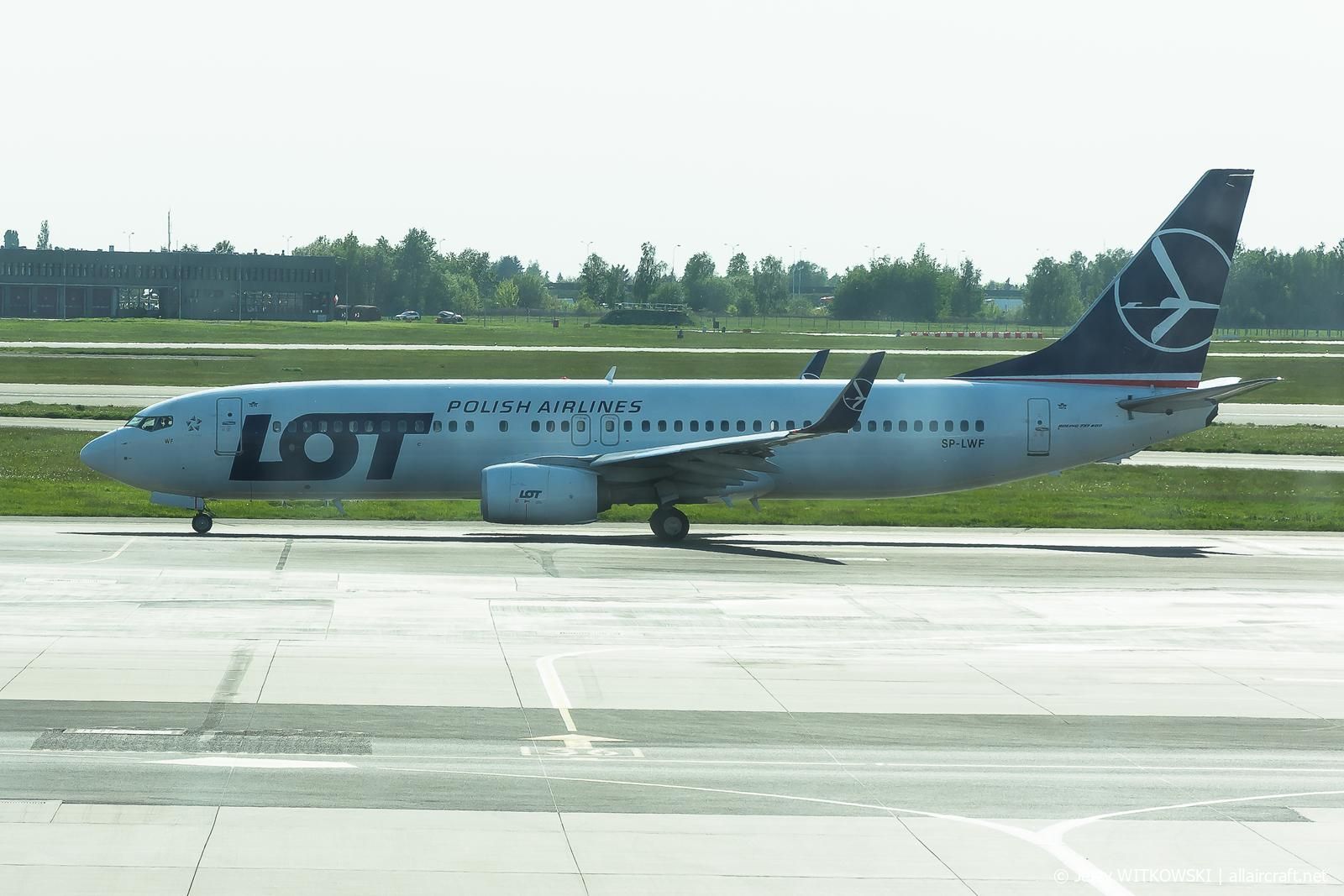 SP-LWF · Boeing 737-86N(WL) · (WAW / EPWA)
