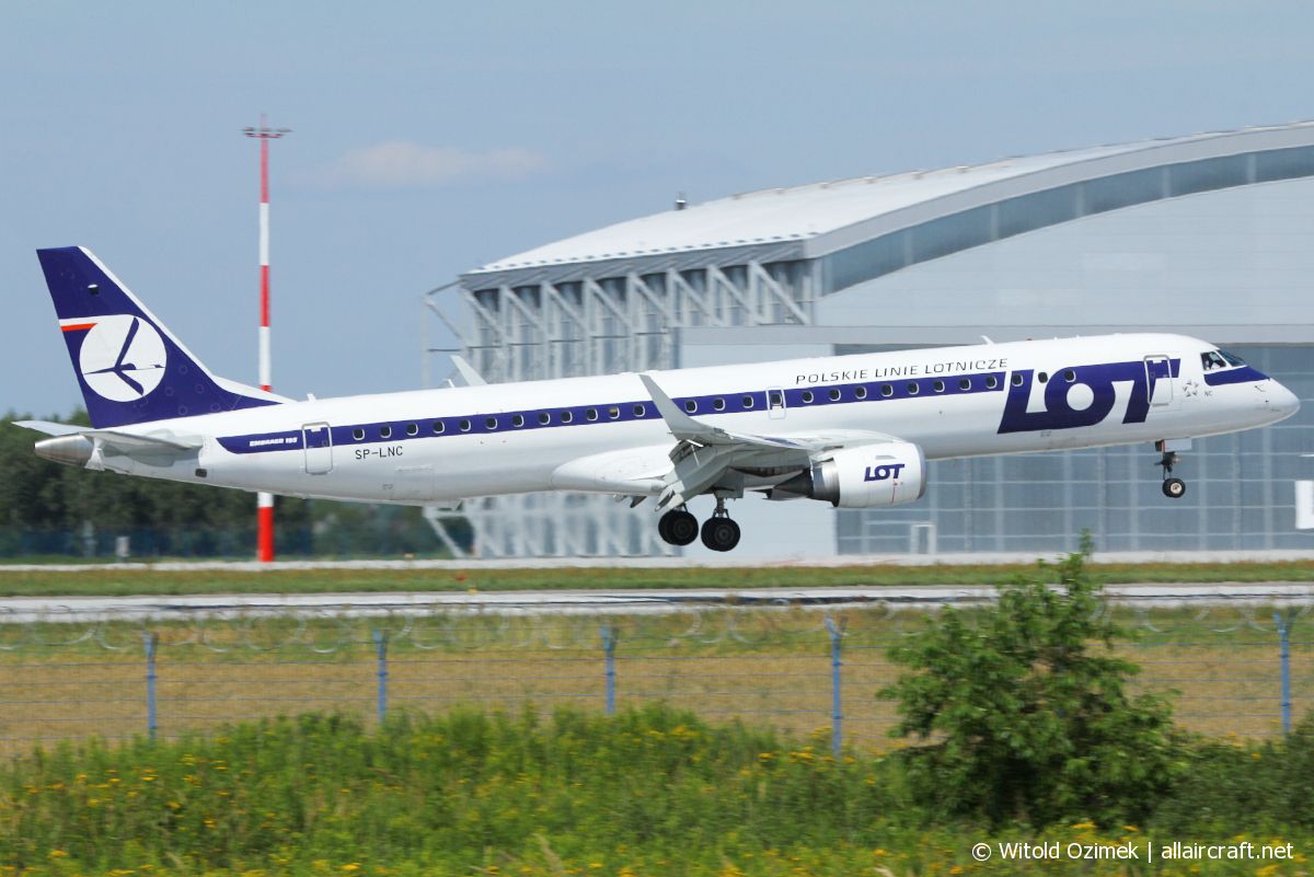 SP-LNC (19000462) Embraer 190-200LR