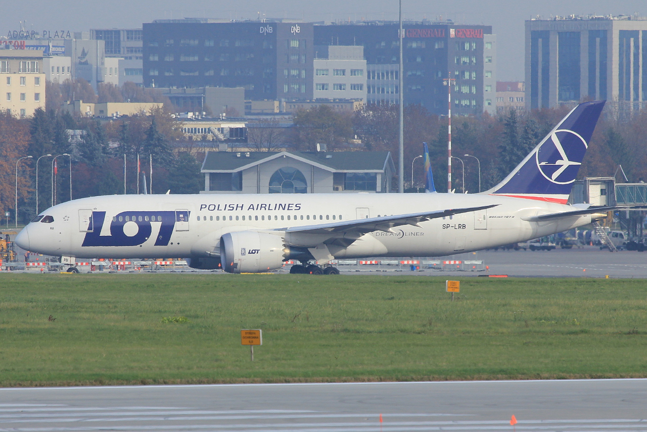 SP-LRB · Boeing 787-8 Dreamliner · (WAW / EPWA)