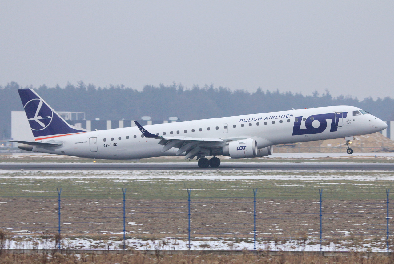 SP-LND (cn 19000516) Embraer 190-200LR