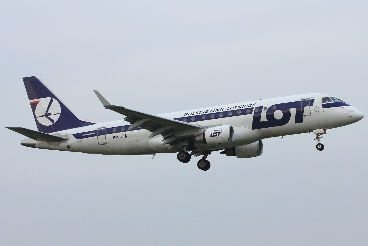 SP-LIA (17000125) Embraer 170-200STD