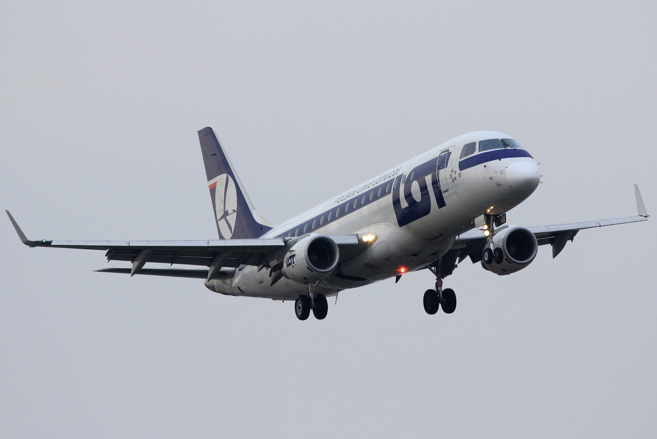 SP-LIE (17000153) Embraer 170-200LR