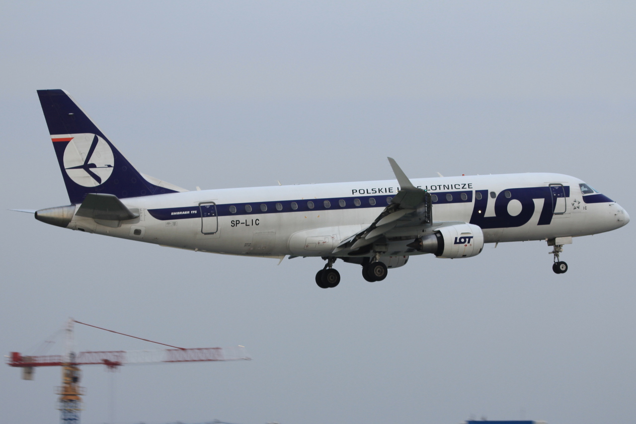 SP-LIC · Embraer 170-200STD · Poland