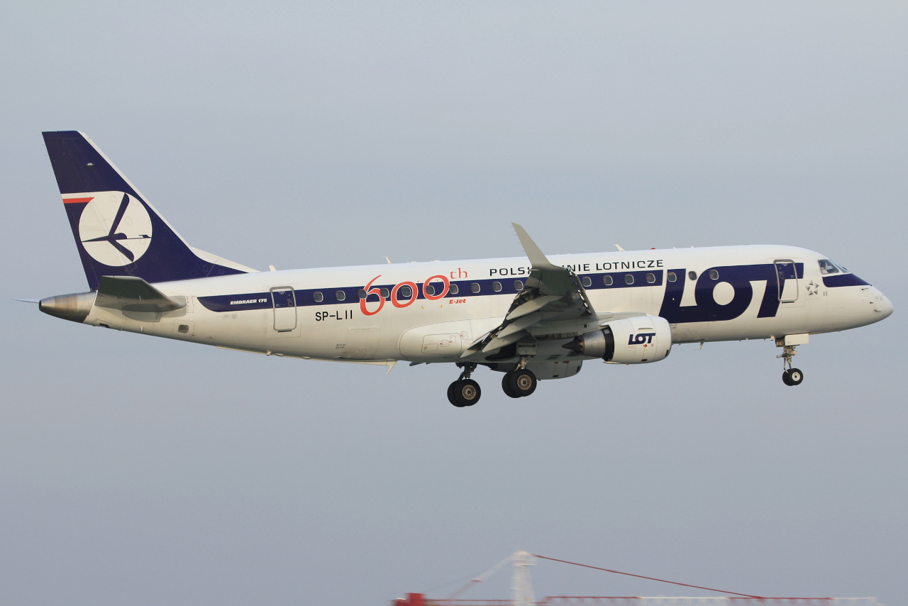 SP-LII (17000290) Embraer 170-200LR