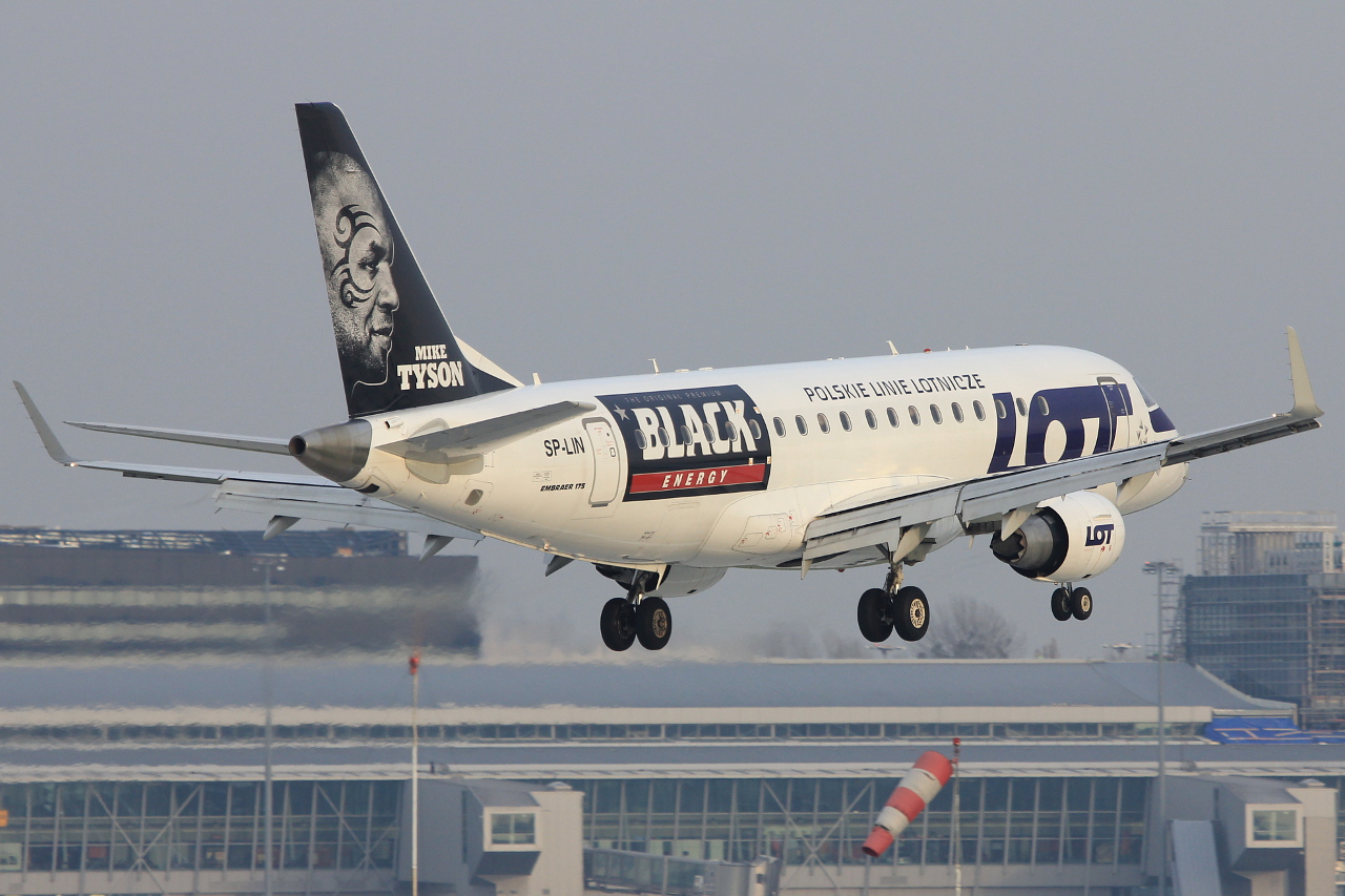 SP-LIN (17000313) Embraer 170-200LR