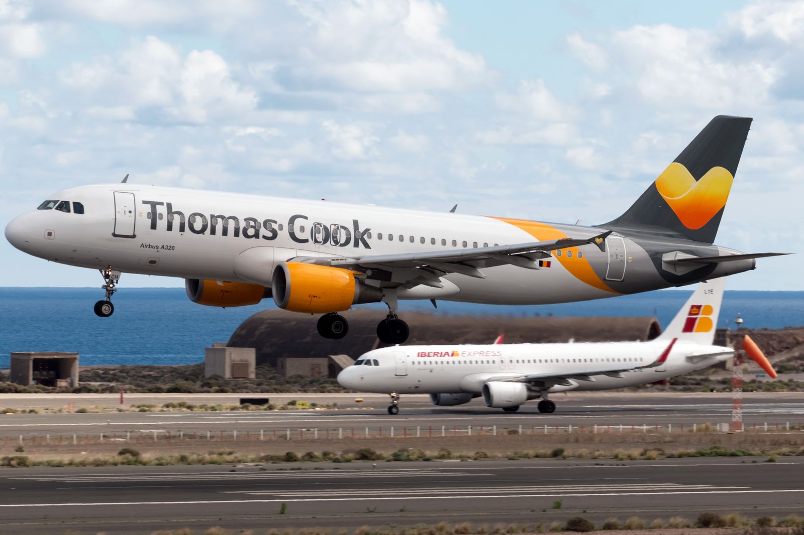 OO-TCH (cn 1929) Airbus A320-214