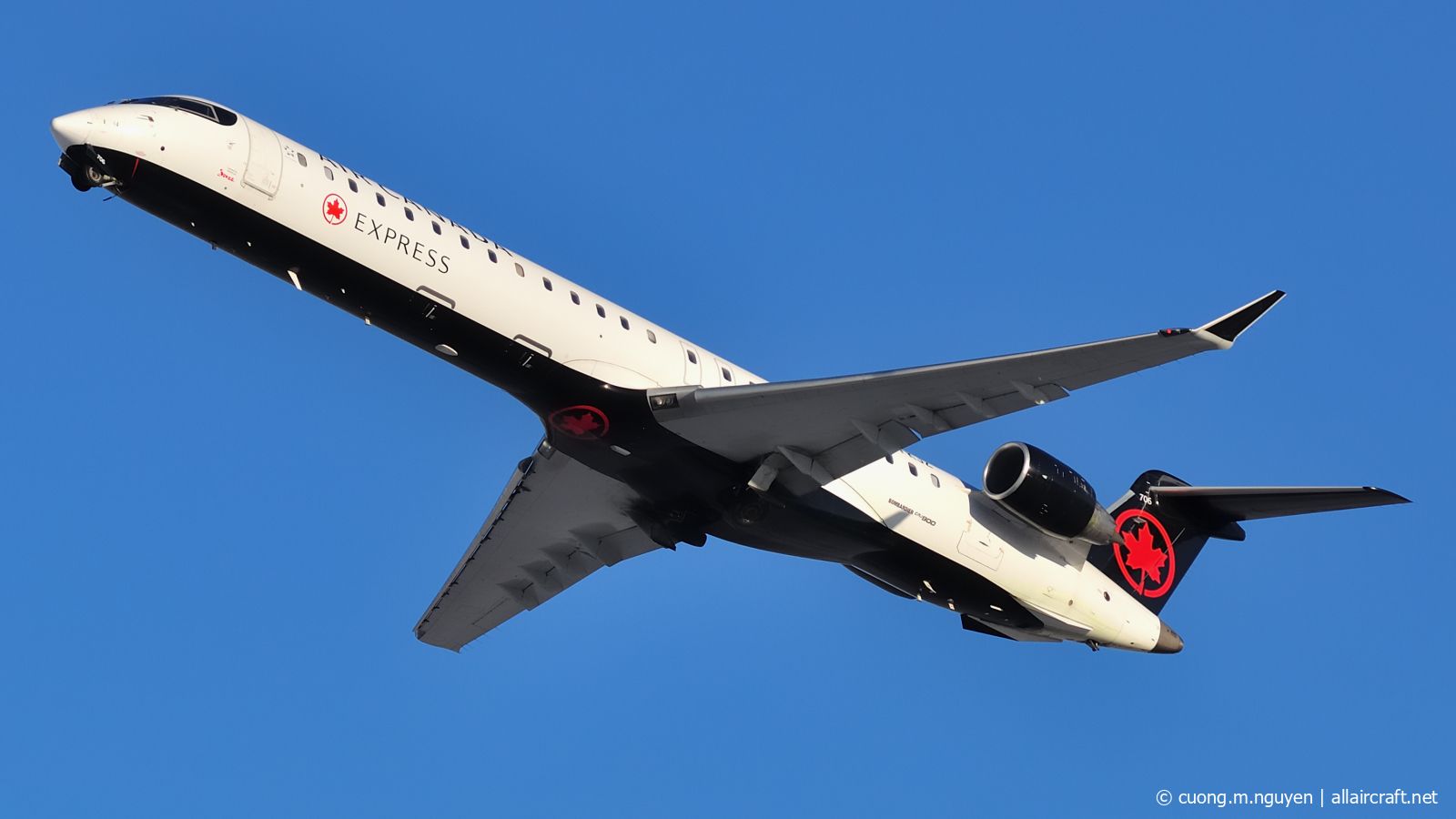 C-FKJZ (15044) 2005 Bombardier CRJ-900LR