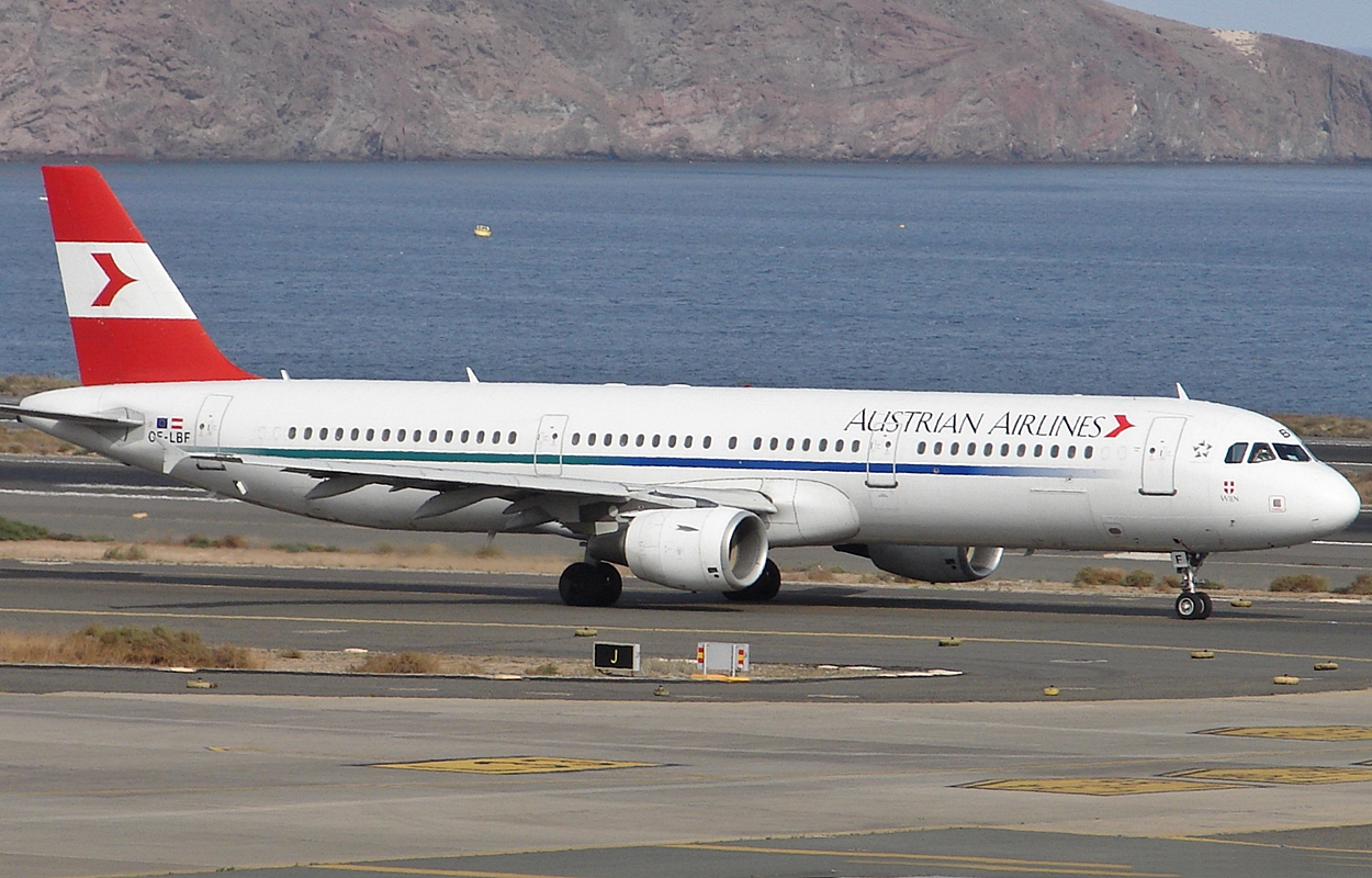 OE-LBF (1458) 2001 Airbus A321-211