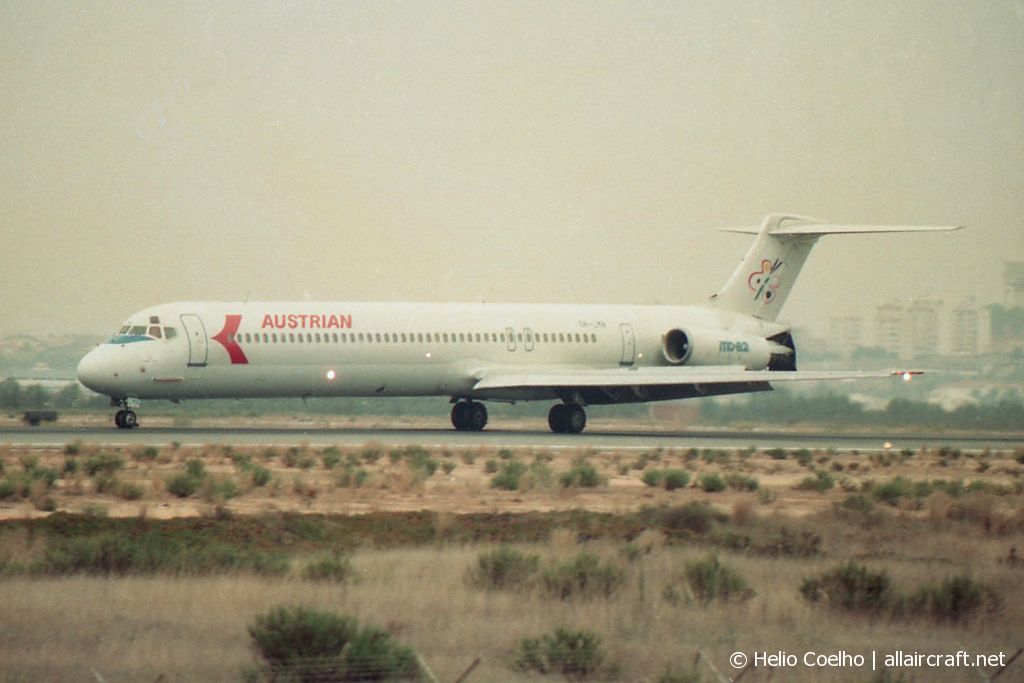 OH-LMN · McDonnell Douglas MD-82 · (FAO / LPFR)