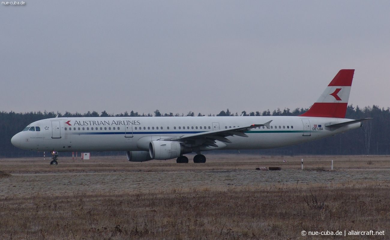 OE-LBA  (552) 1995 Airbus A321-111