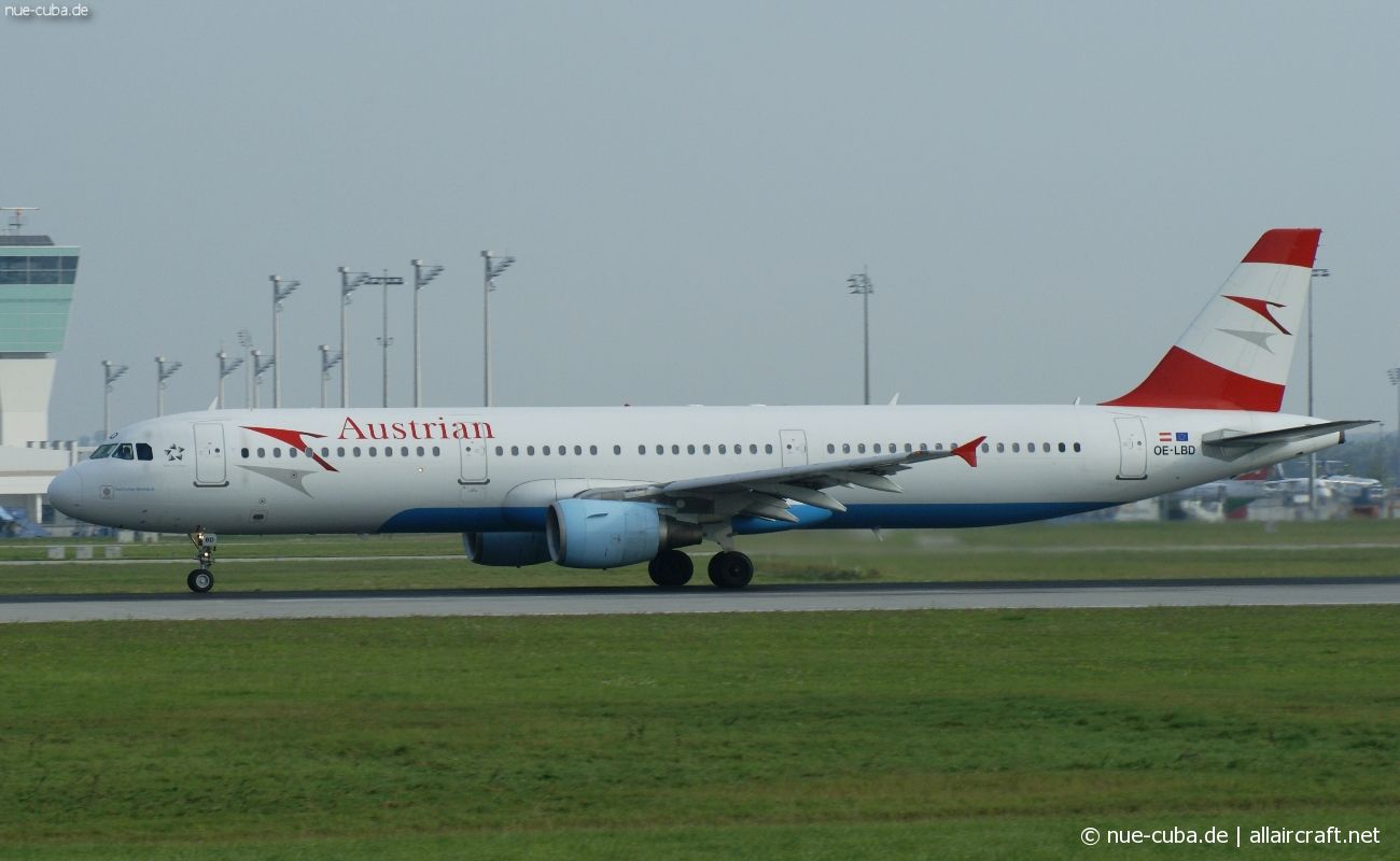 OE-LBD  (920) 1998 Airbus A321-211