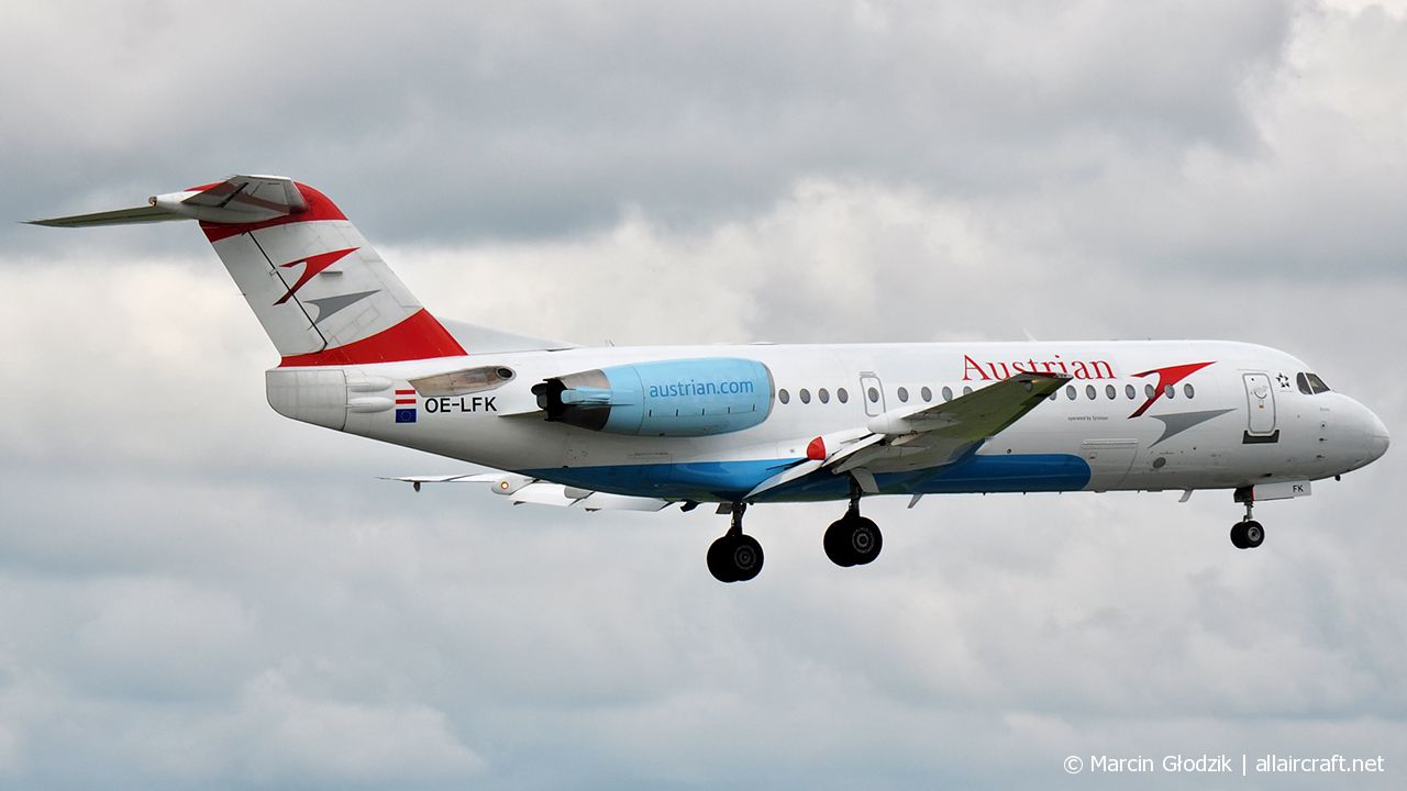 OE-LFK (1555) 1995 Fokker F70