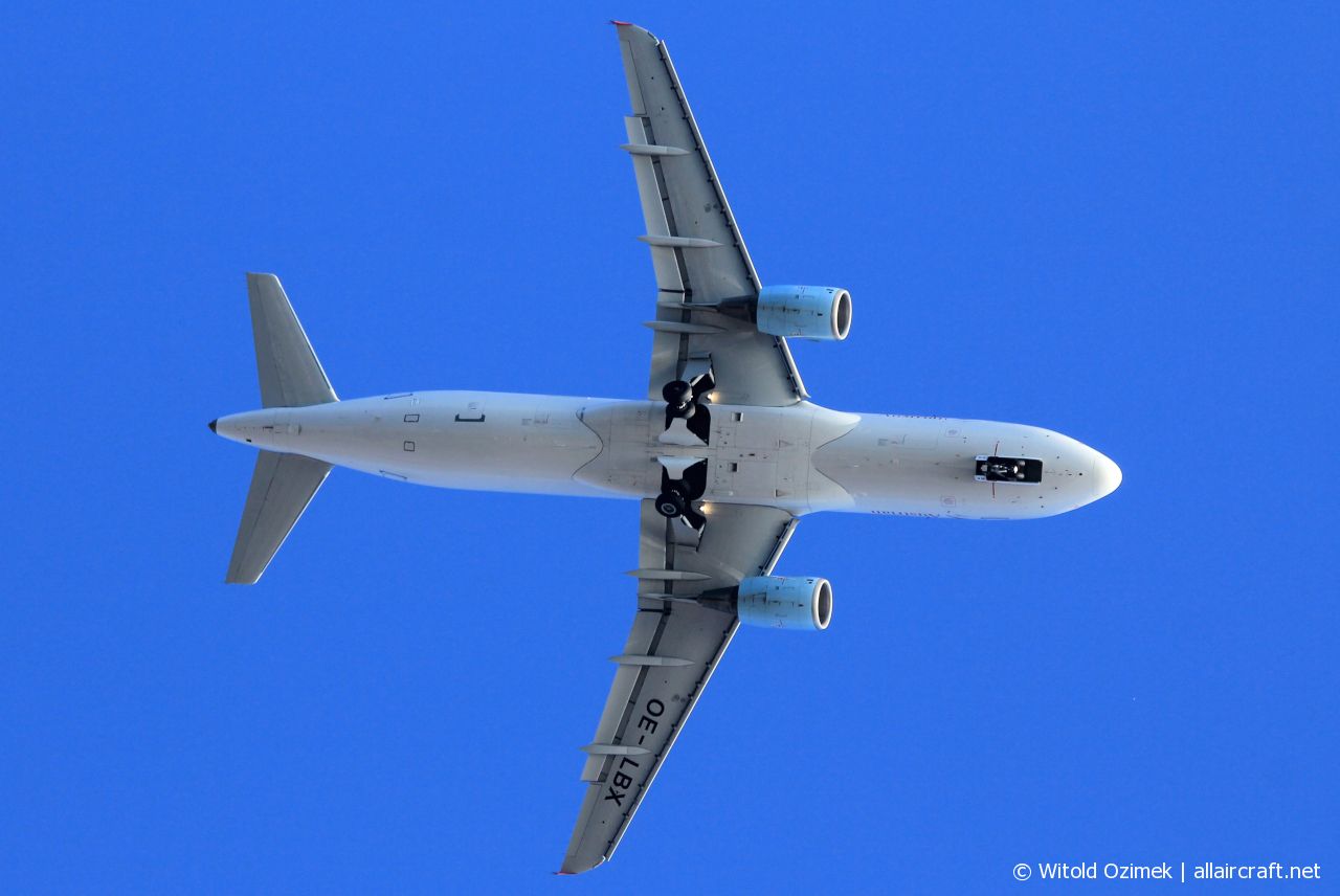 OE-LBX · Airbus A320-214 · (HER / LGIR)