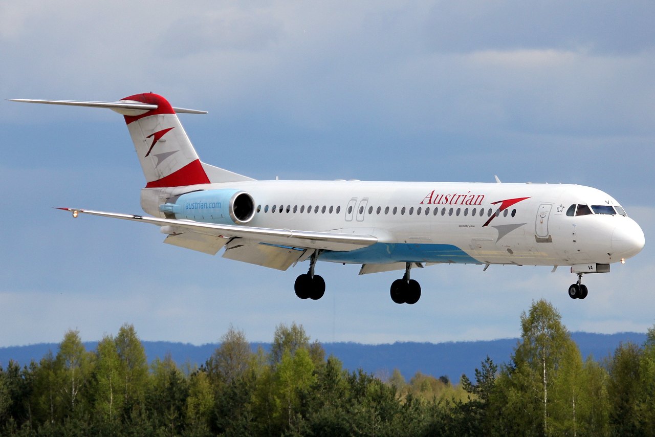 OE-LVA (cn 11490) Fokker 100