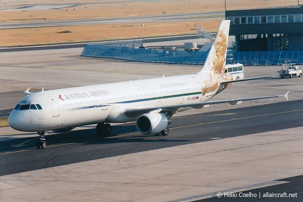 OE-LBB (570) 1995 Airbus A321-111