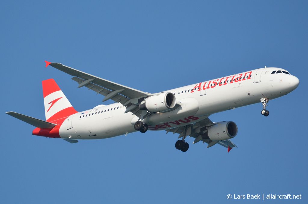 OE-LBF (1458) 2001 Airbus A321-211