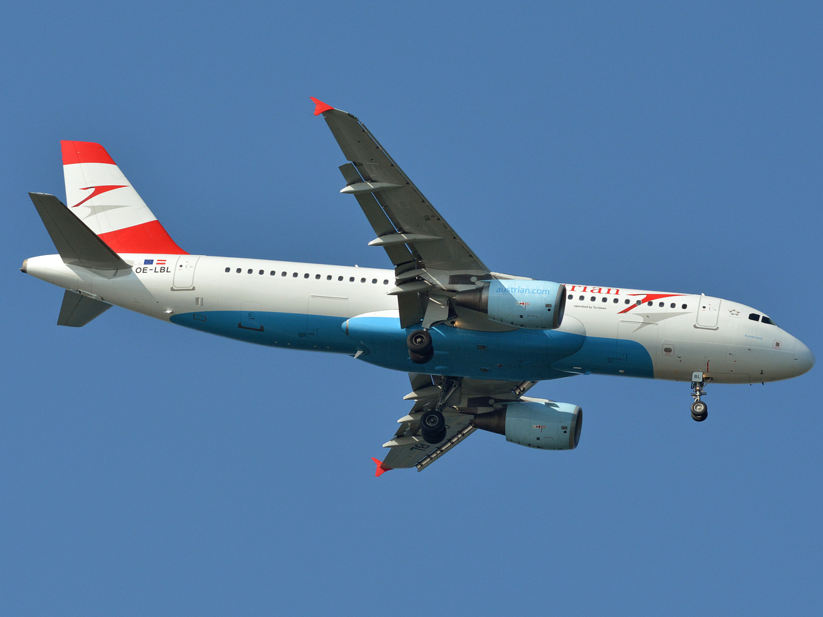 OE-LBL (2009) 2003 Airbus A320-214