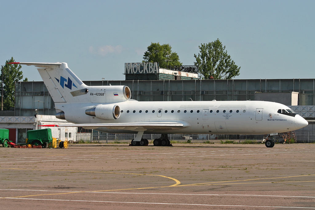 RA-42368 (4520422914166) Yakovlev Yak-42D