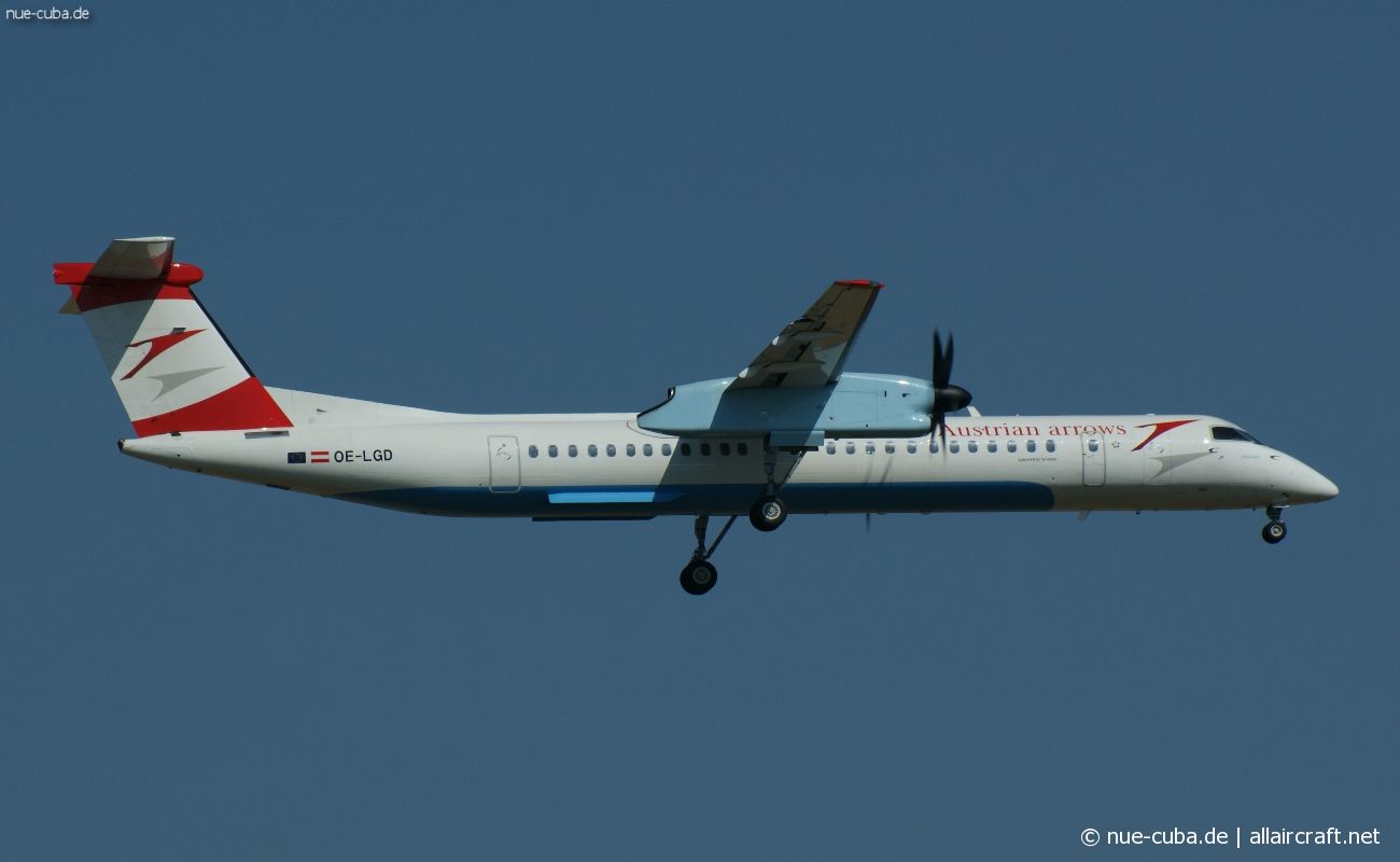 OE-LGD (4027) 2000 Bombardier Dash 8-Q402