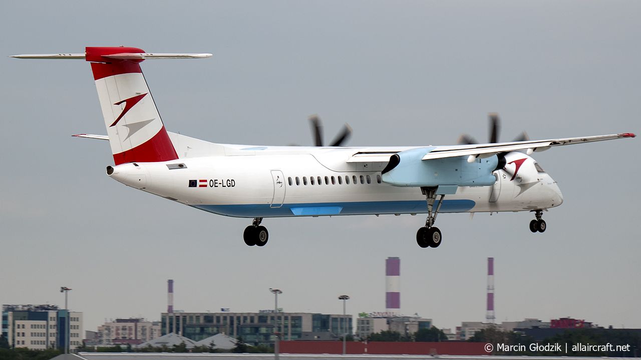 OE-LGD (4027) 2000 Bombardier Dash 8-Q402
