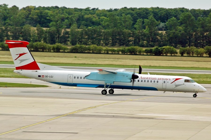 OE-LGJ · Bombardier Dash 8-Q402 · (VIE / LOWW)