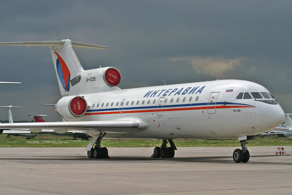 RA-42359 (4520423811417) Yakovlev Yak-42D