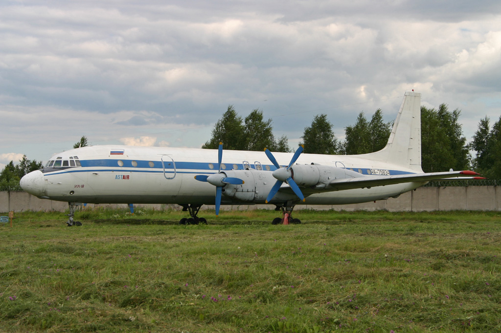 RA-75834 · Ilyushin Il-18 · (DME / UUDD)