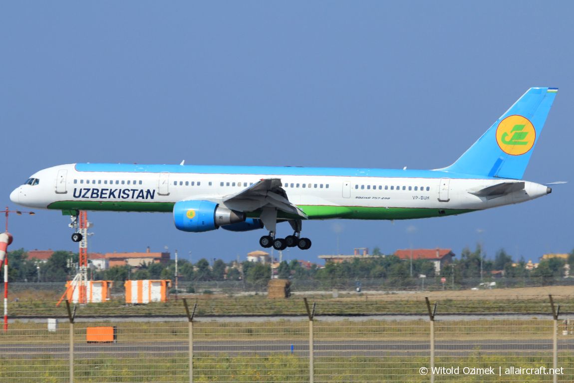 VP-BUH · Boeing 757-231 · (FCO / LIRF)
