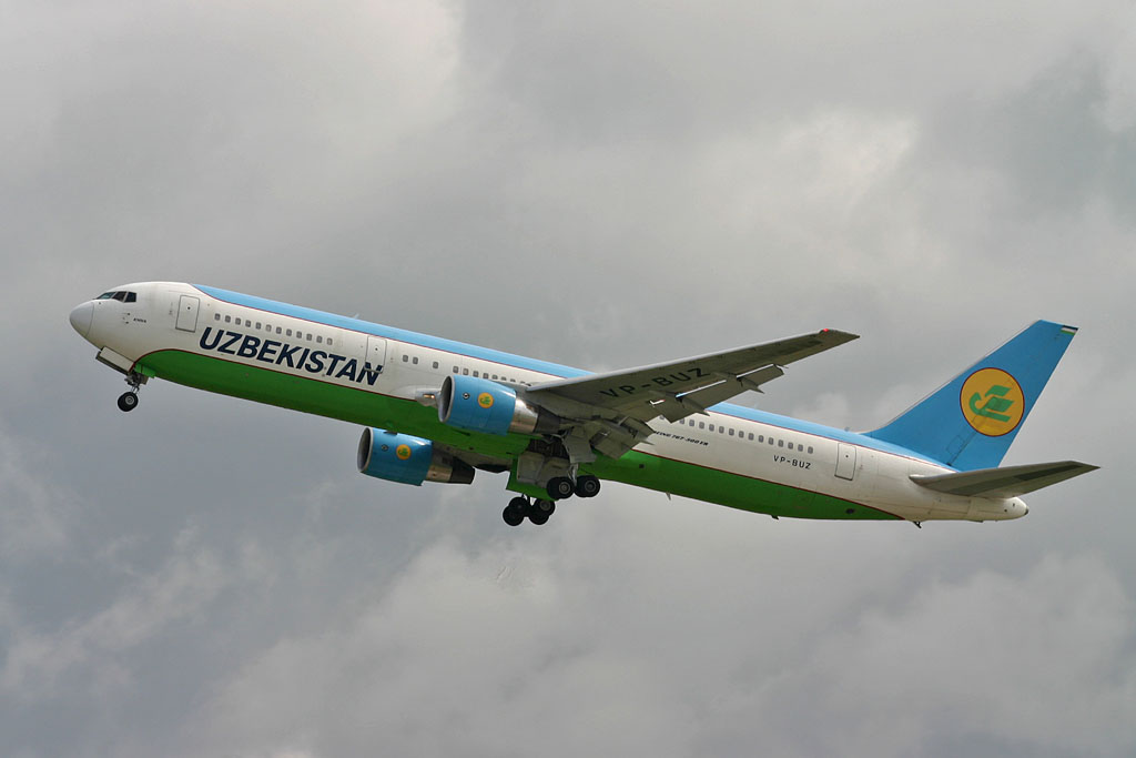 VP-BUZ · Boeing 767-33P/ER · (DME / UUDD)