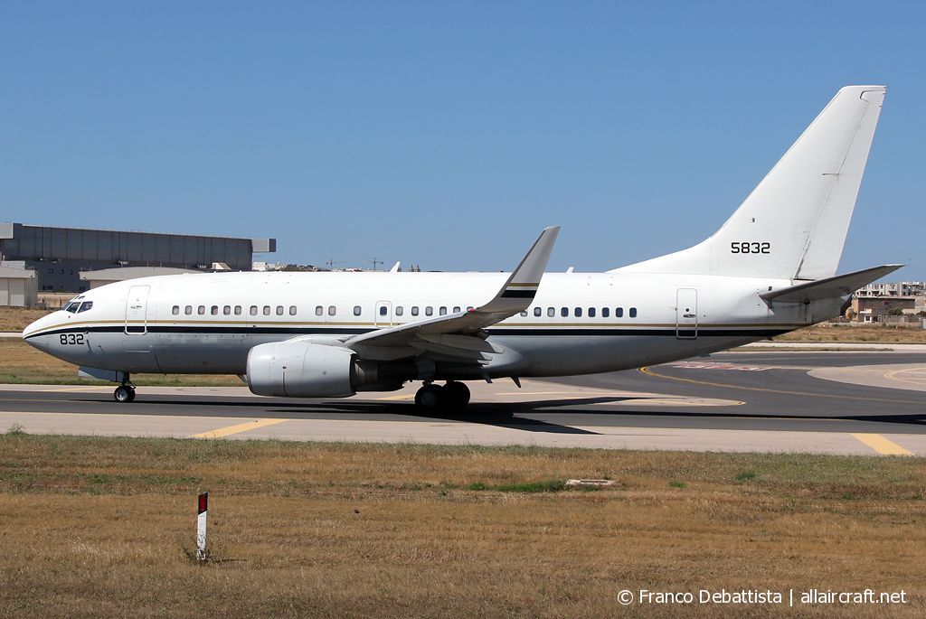 165832 (30781) 2001 Boeing C-40A Clipper