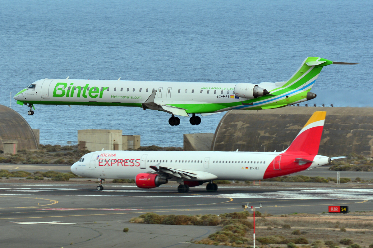 EC-MPA (cn 19054) Bombardier CRJ-1000