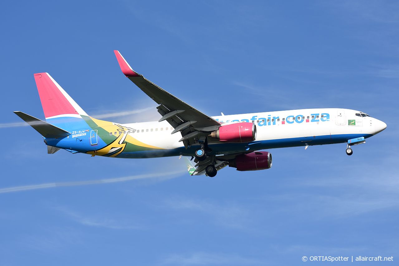 ZS-SJV (032635) Boeing 737-844(WL)